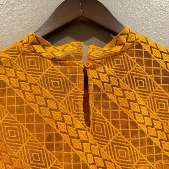 Calligraphie Yelow Goldenrod Lace Sleeveless Ruffle Sleeve Top High Neck Sz XL - Picture 9 of 10